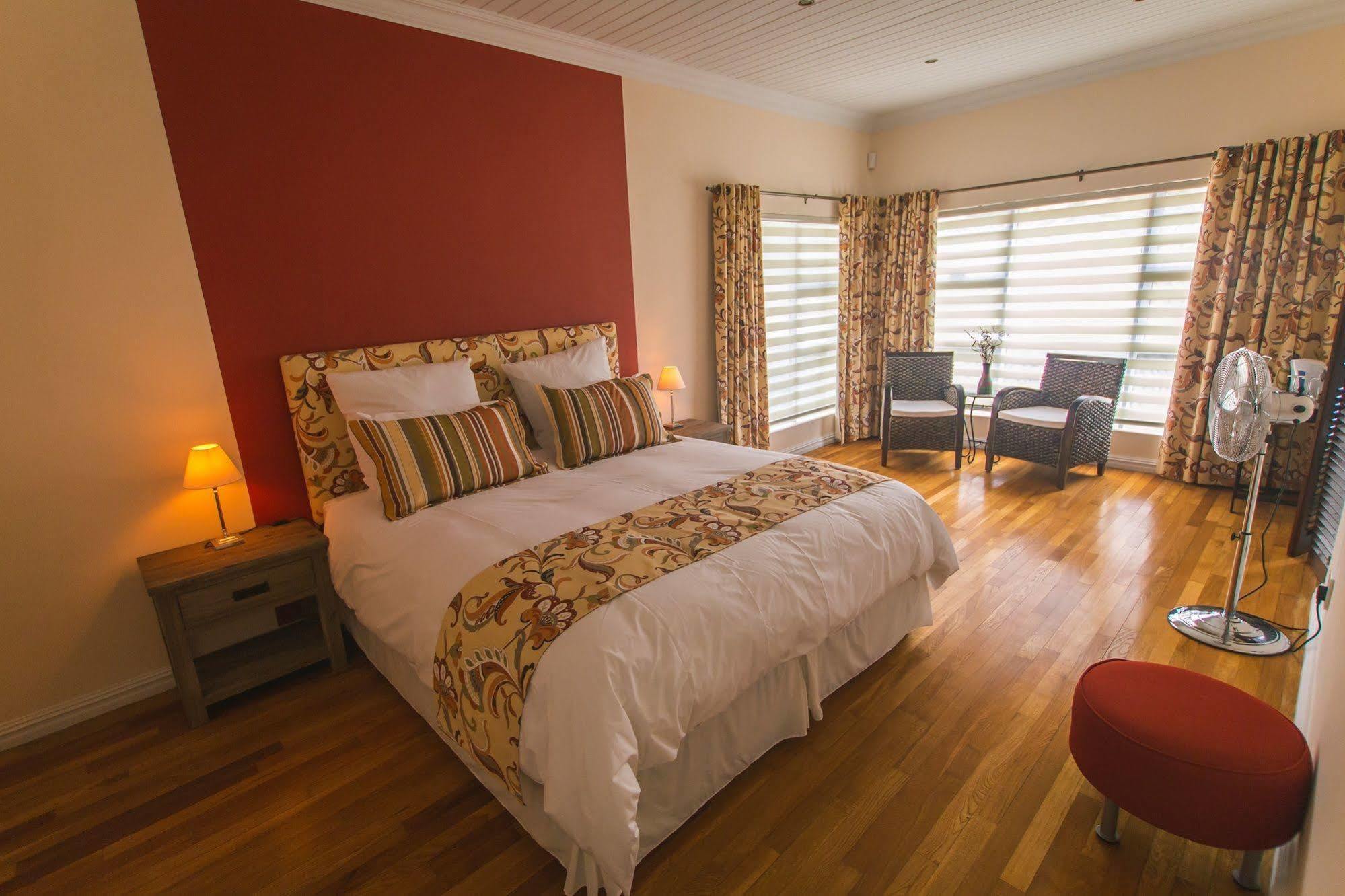 African Tulip Guesthouse Tulbagh Exterior photo